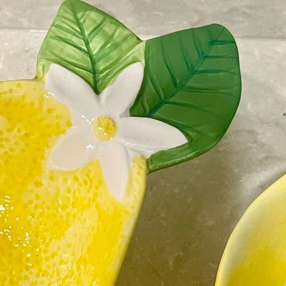 NWT yellow lemon shaped 4 piece measuring cup set, kitchen tools, perfect Gifts! - Picture 6 of 8